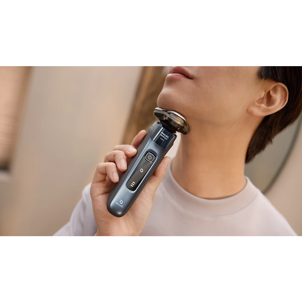 Norelco i9000 Wet&amp;Dry Electric Shaver with SenseIQ (X9001/91)