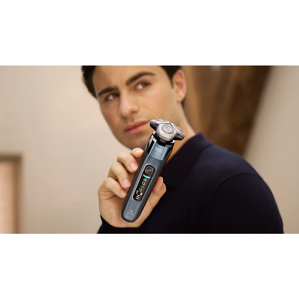Norelco i9000 Wet&amp;Dry Electric Shaver with SenseIQ (X9001/91)