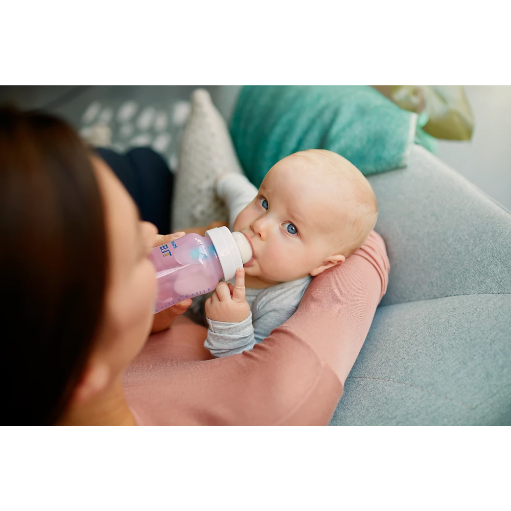 Avent Anti-colic bottle with AirFree vent (SCY703/14)
