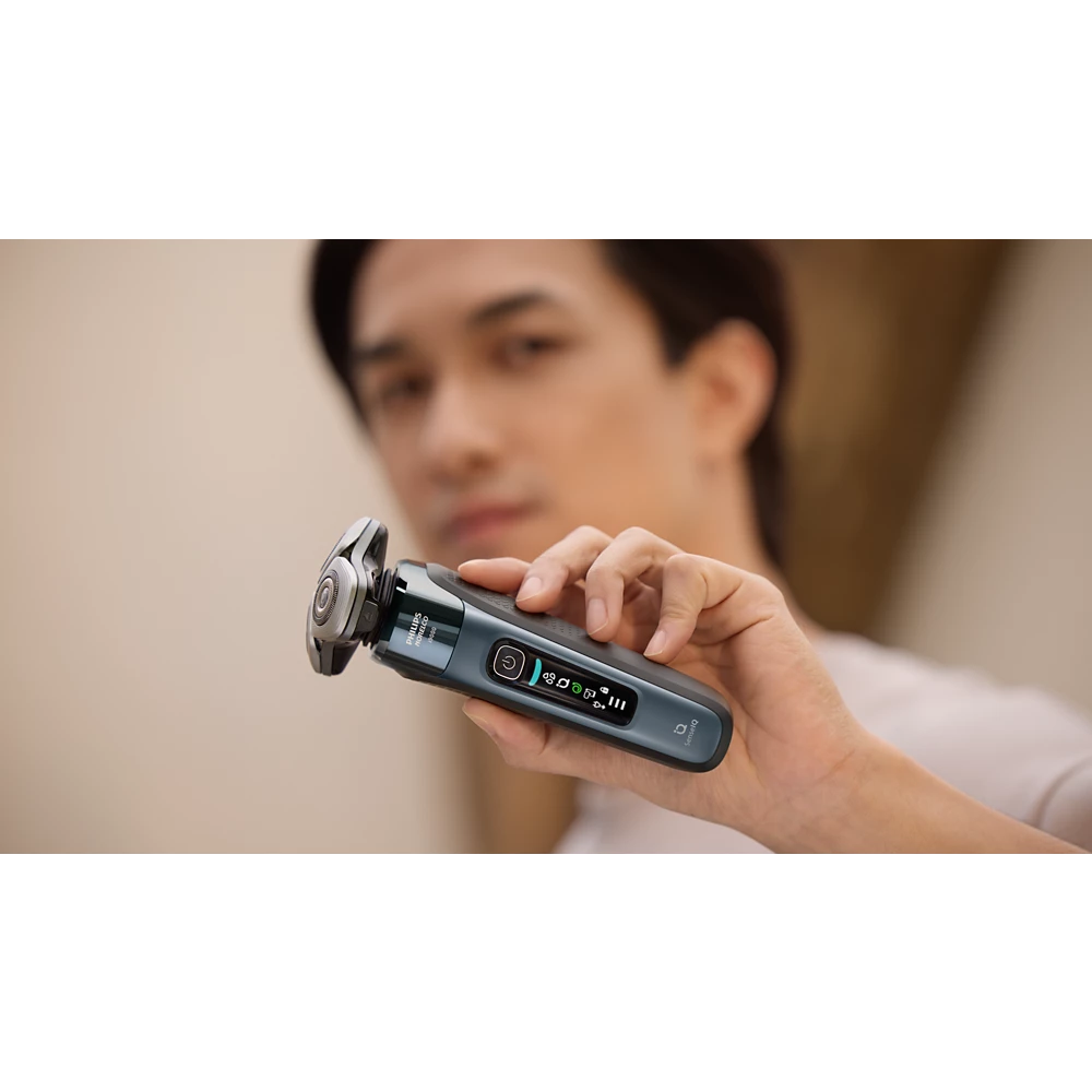Norelco i9000 Wet&amp;Dry Electric Shaver with SenseIQ (X9001/81)