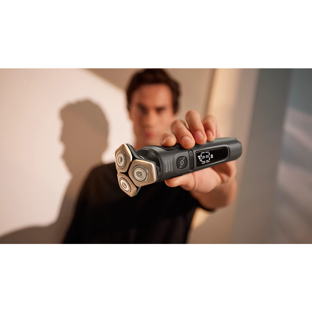 Shaver S9000 Prestige Wet &amp; Dry Electric shaver with SenseIQ (SP9872/86)