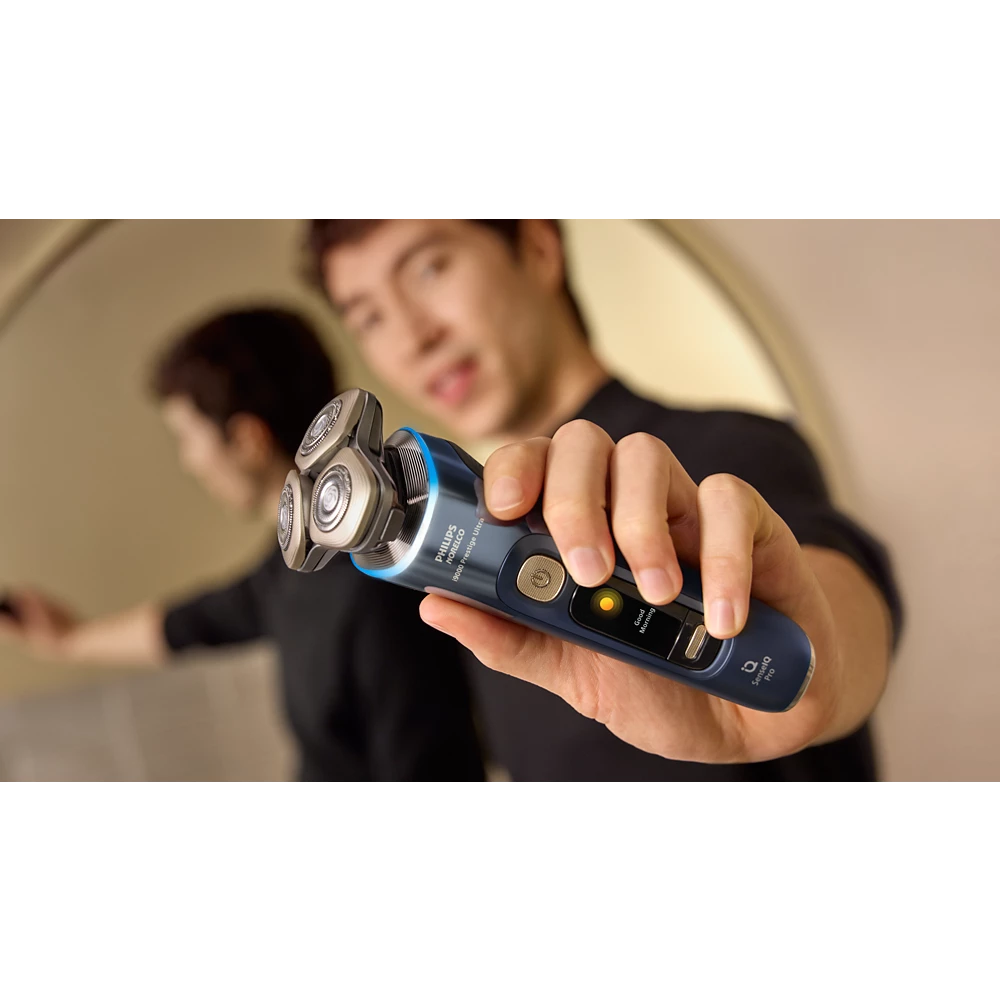 Norelco i9000 Prestige Ultra Wet&amp;Dry Electric Shaver with SenseIQ Pro (XP9401/92)